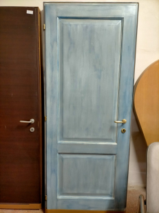 Porta Blu Bicolore Con Manigli